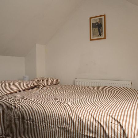 Cozy Luton Apartment Chatham  Bagian luar foto