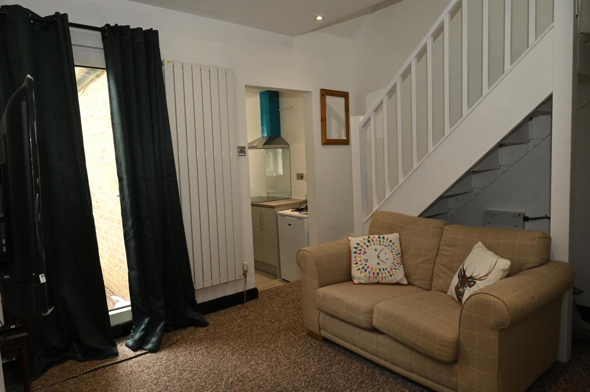 Cozy Luton Apartment Chatham  Bagian luar foto
