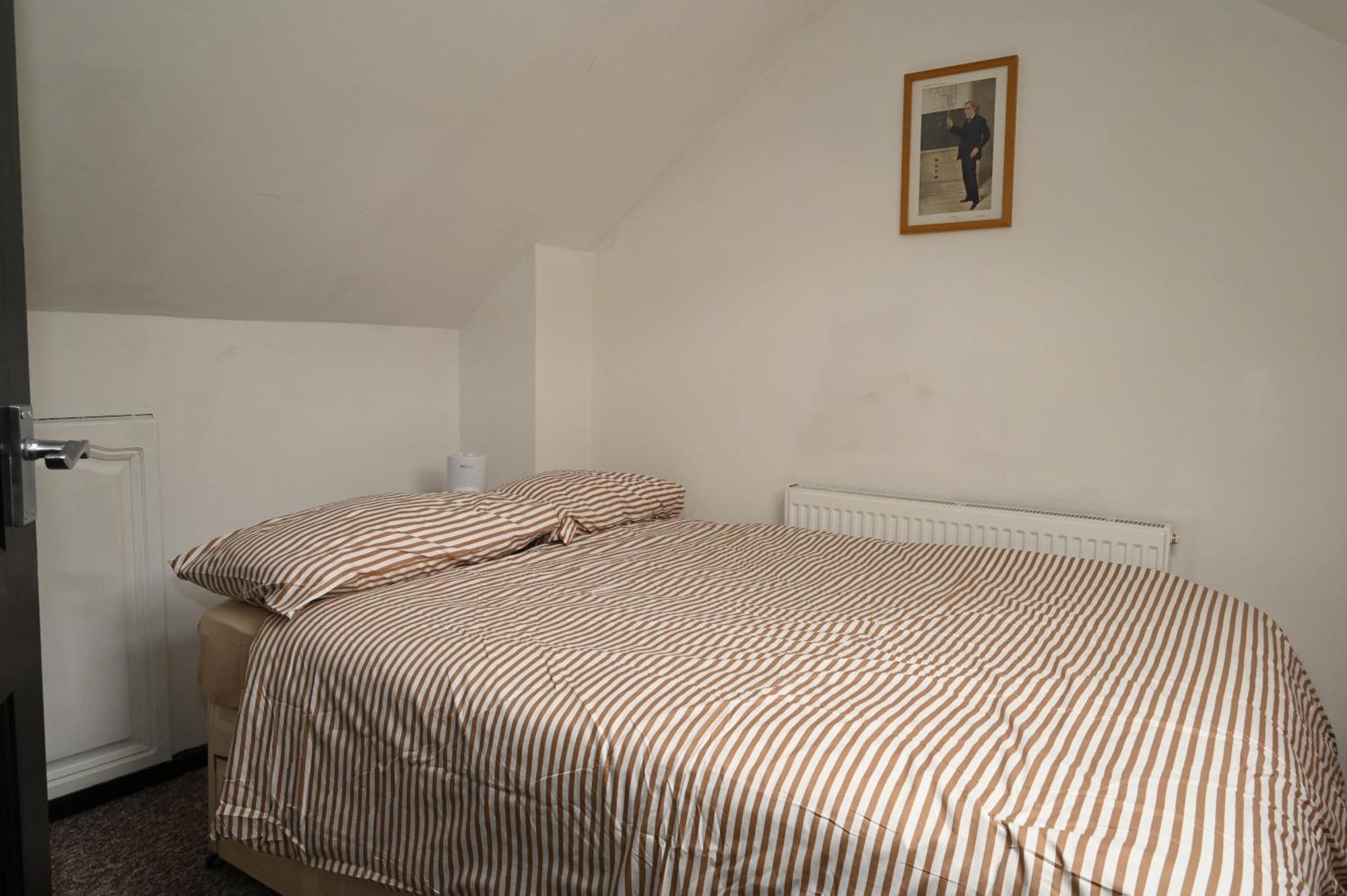 Cozy Luton Apartment Chatham  Bagian luar foto